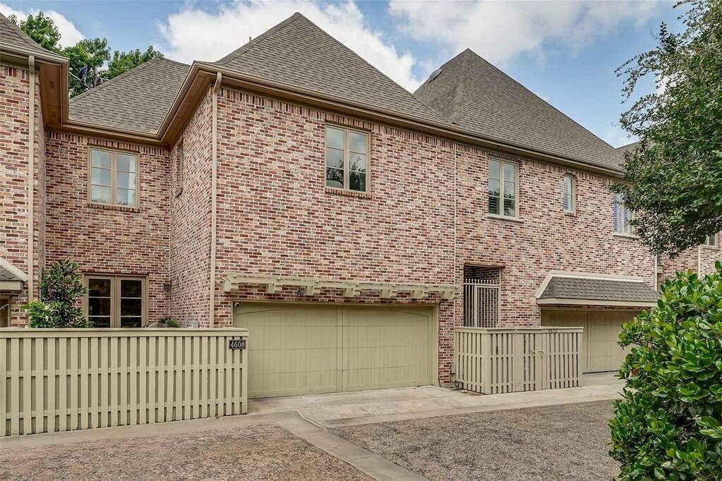3 Bedroom Villa/Townhouse's Image 35