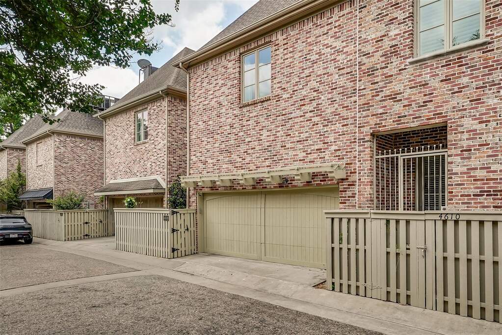 3 Bedroom Villa/Townhouse's Image 36