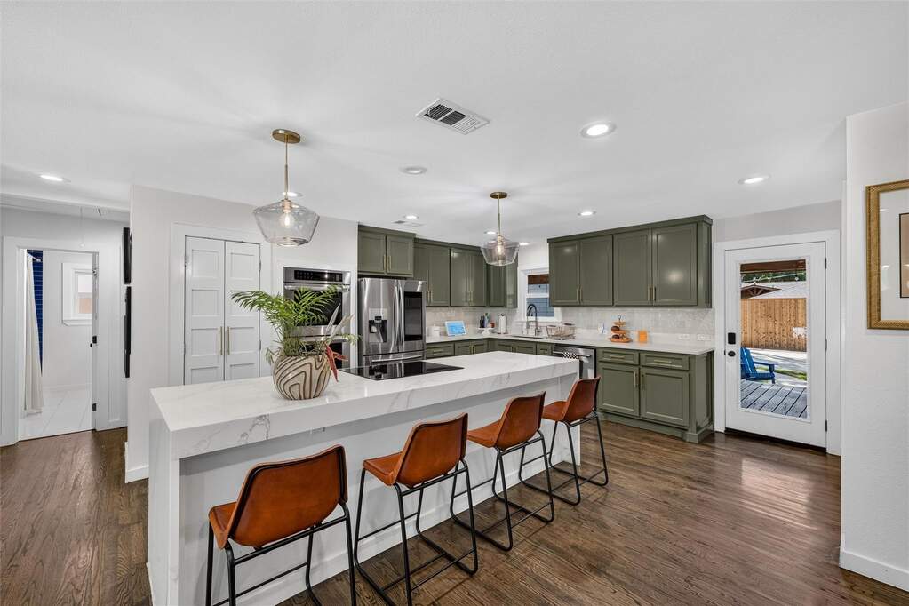 3 Bedroom Single Family Home/House's Image 10