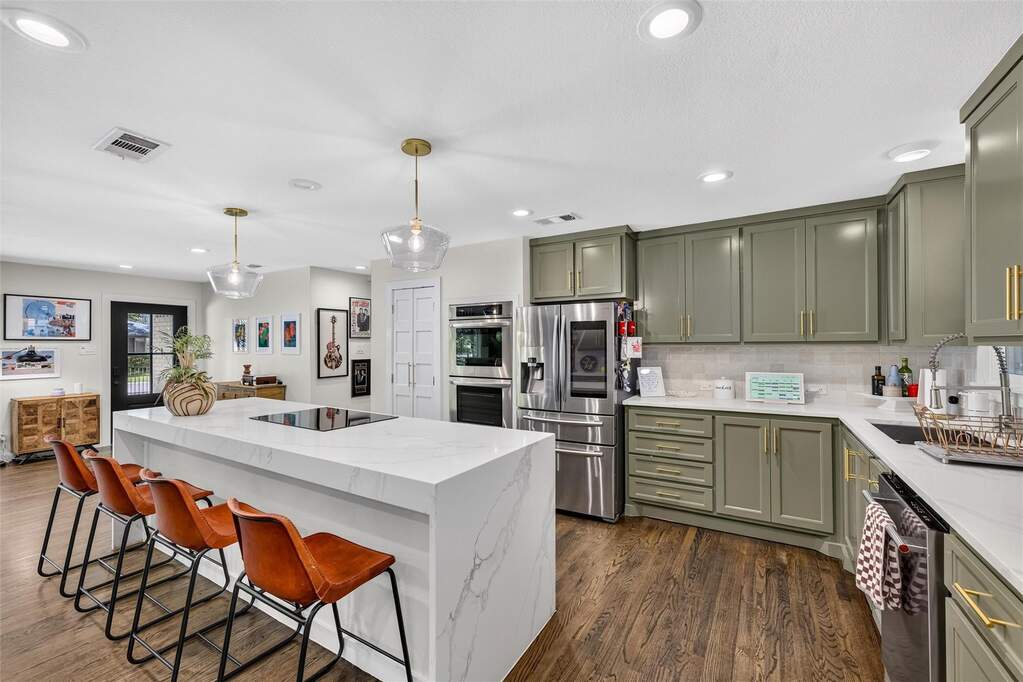 3 Bedroom Single Family Home/House's Image 11