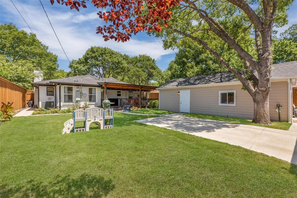 3 Bedroom Single Family Home/House's Image 32