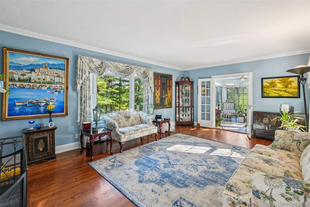 5 Bedroom Single Family Home/House's Image 9