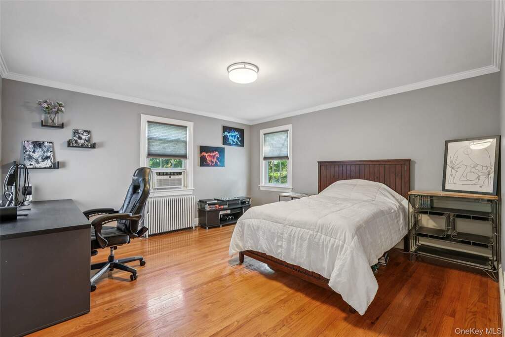 5 Bedroom Single Family Home/House's Image 16