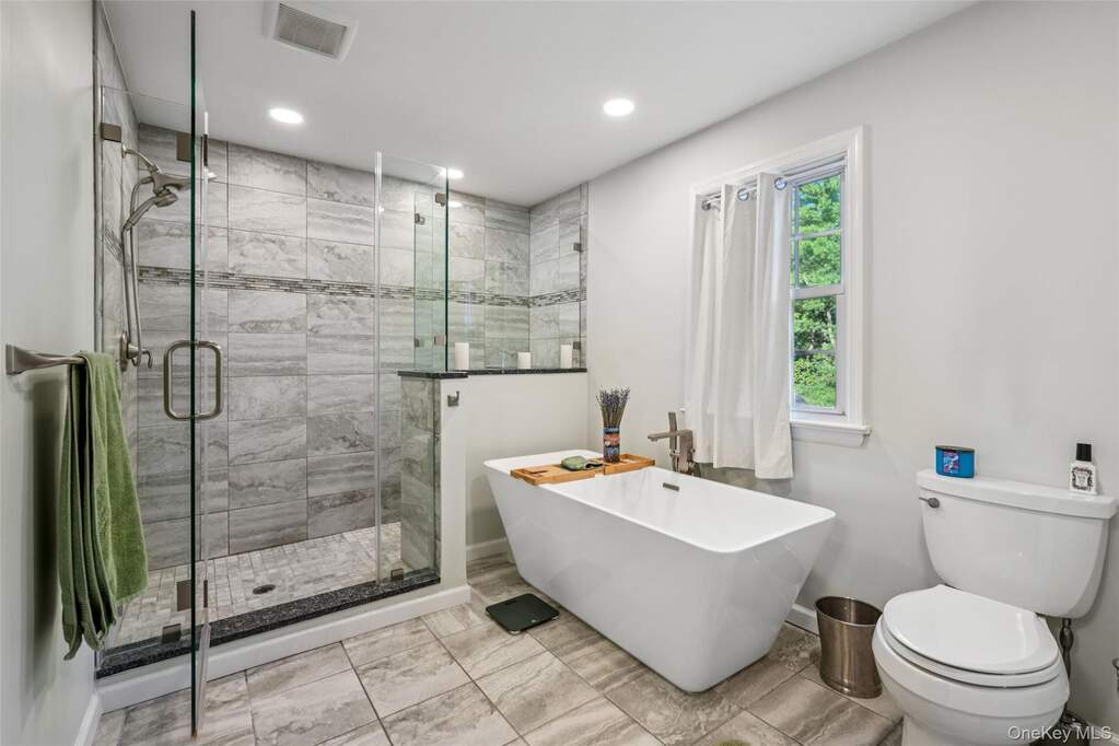 5 Bedroom Single Family Home/House's Image 18