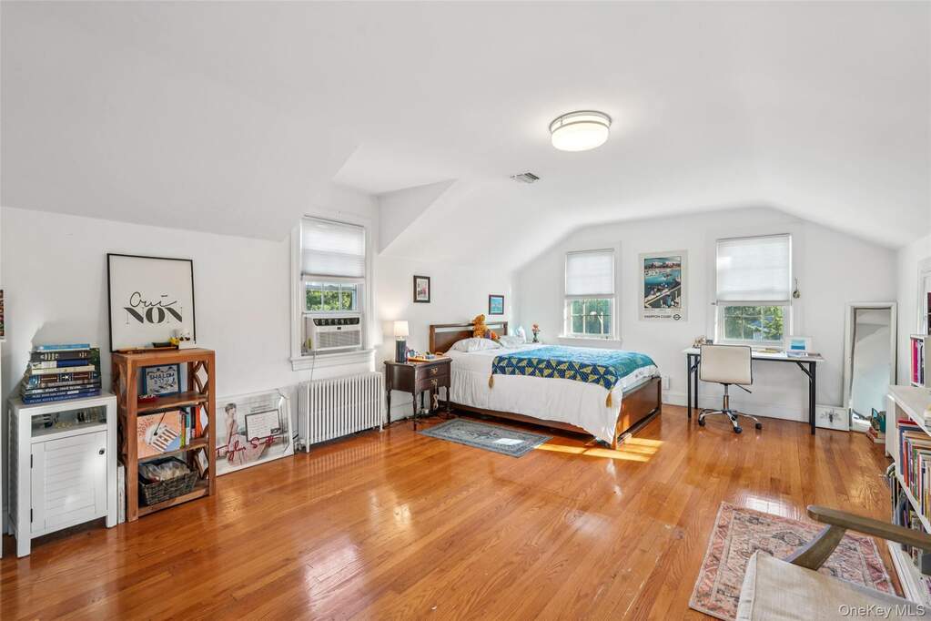 5 Bedroom Single Family Home/House's Image 22