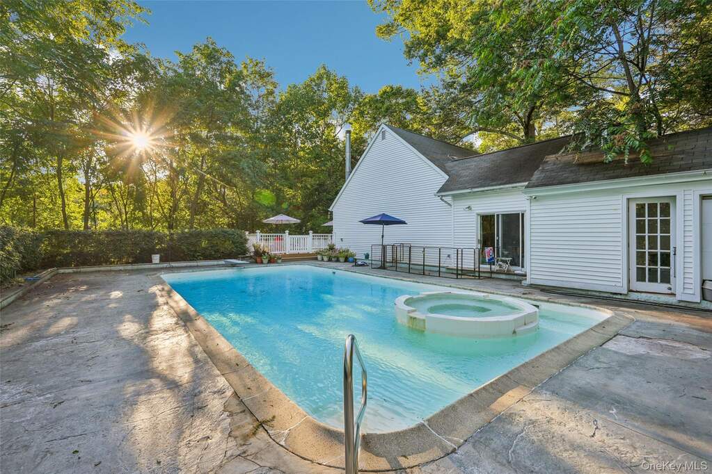 5 Bedroom Single Family Home/House's Image 33
