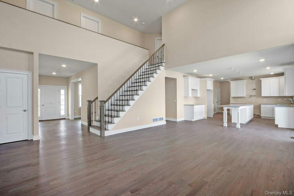 5 Bedroom Single Family Home/House's Image 11