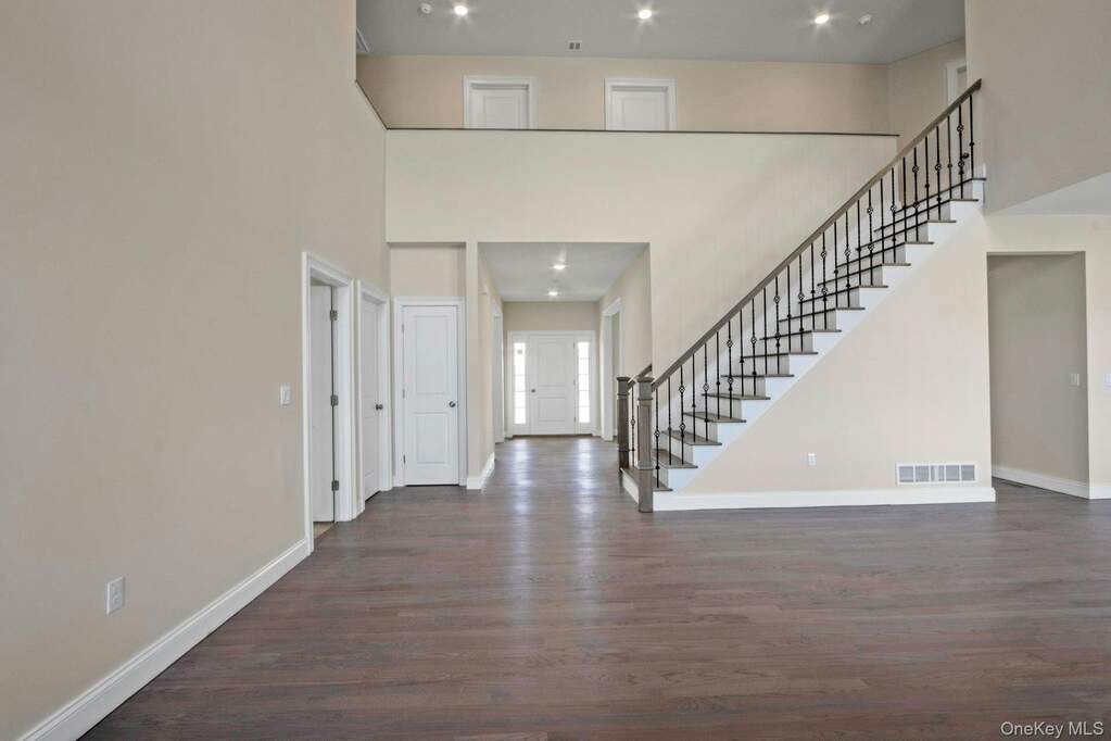 5 Bedroom Single Family Home/House's Image 13