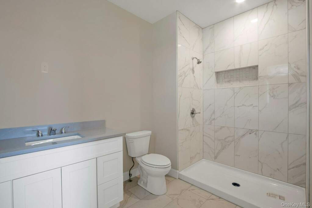5 Bedroom Single Family Home/House's Image 23