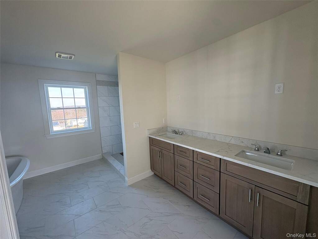 4 Bedroom Single Family Home/House's Image 8