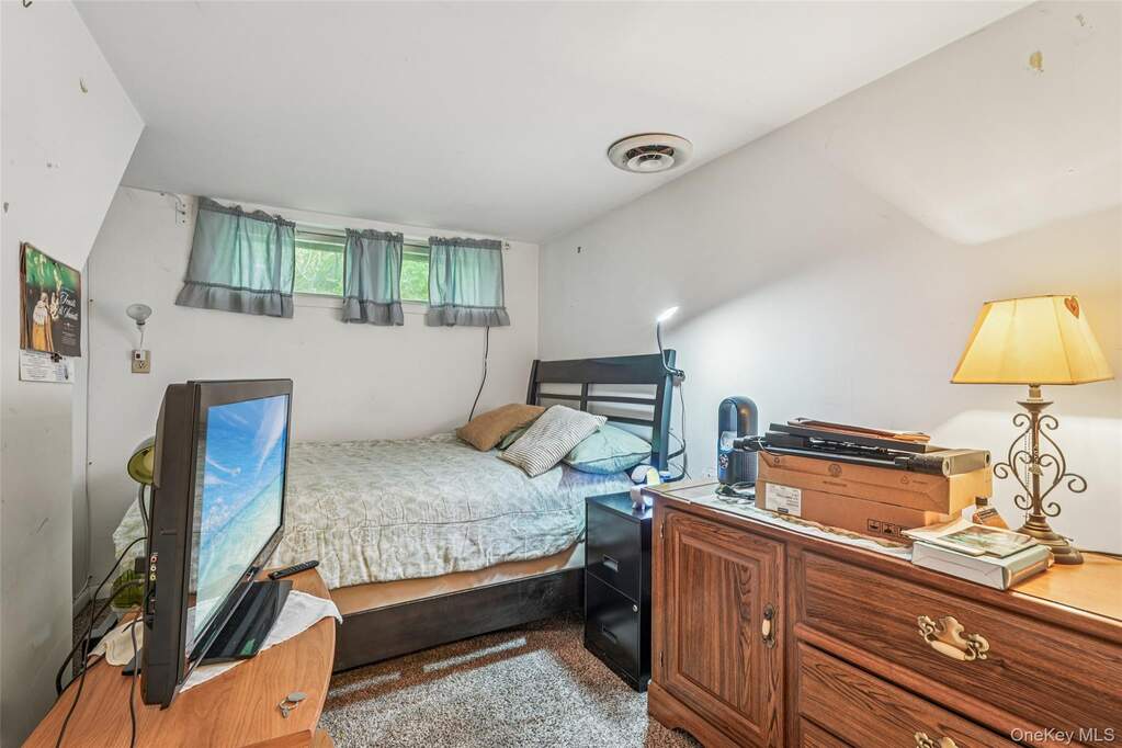 4 Bedroom Single Family Home/House's Image 14