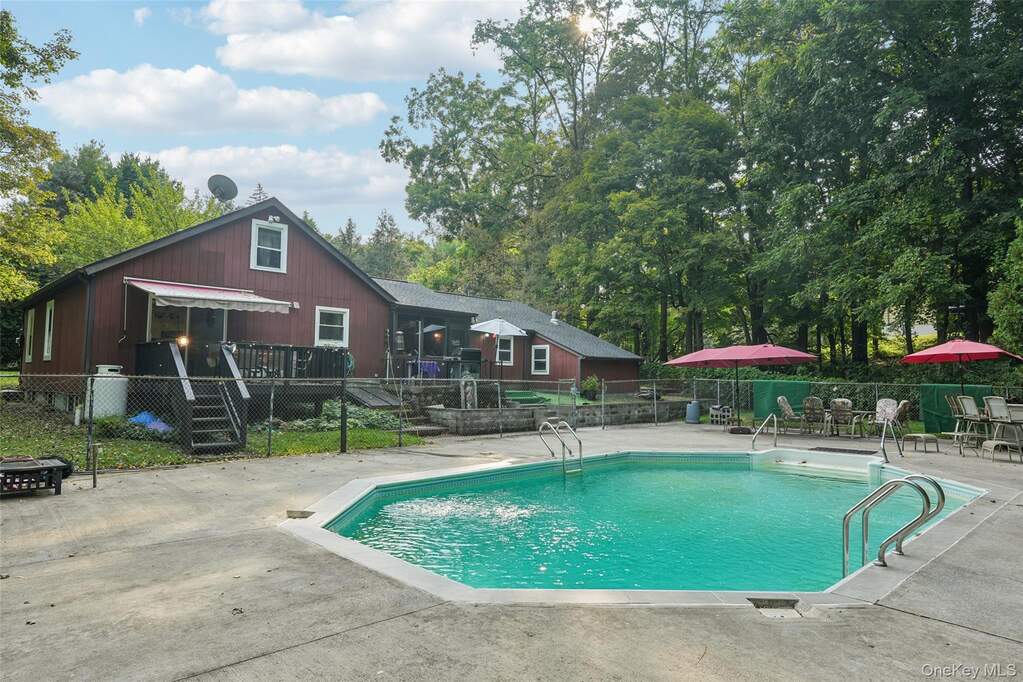 4 Bedroom Single Family Home/House's Image 17