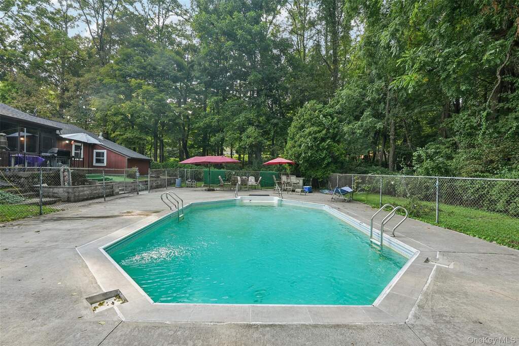 4 Bedroom Single Family Home/House's Image 19