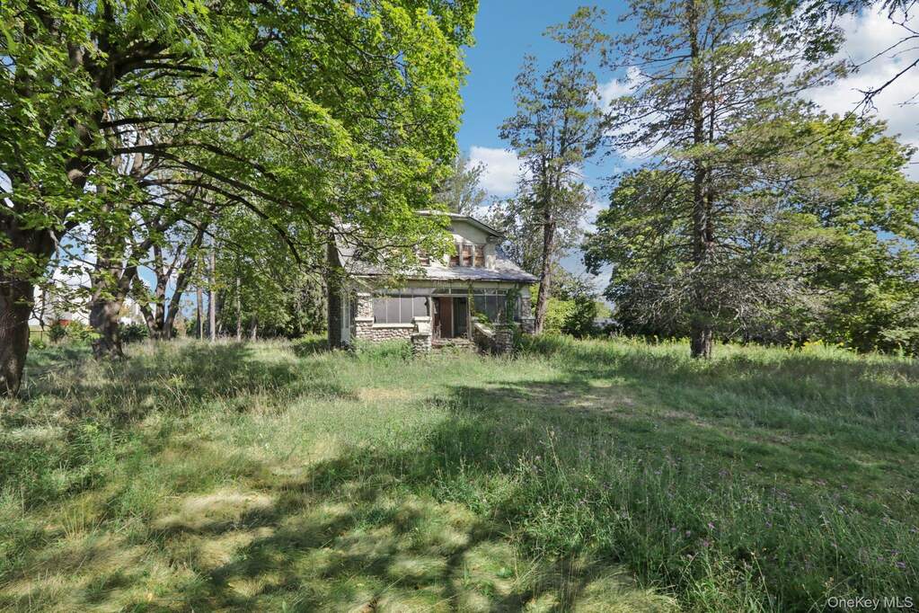 4 Bedroom Single Family Home/House's Image 3