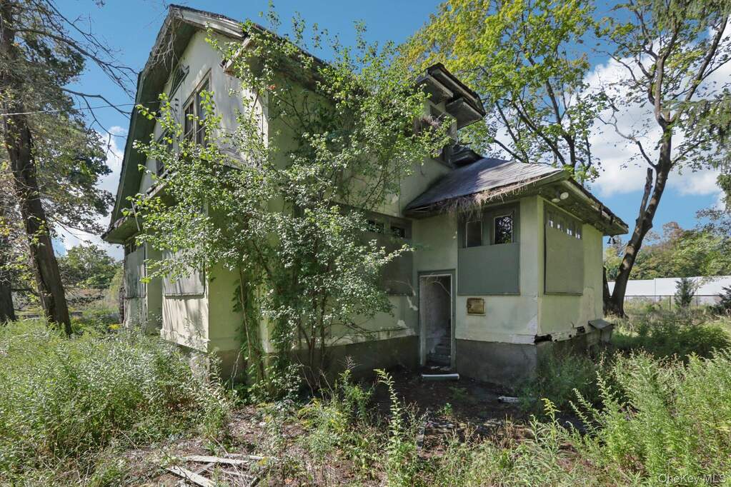 4 Bedroom Single Family Home/House's Image 6