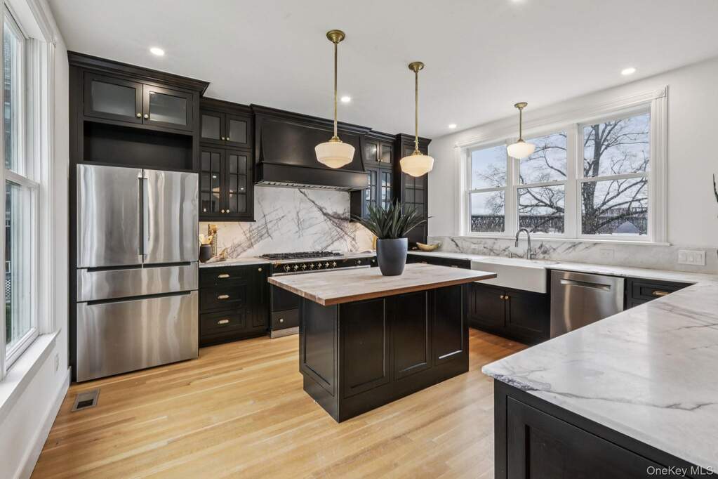 4 Bedroom Single Family Home/House's Image 7