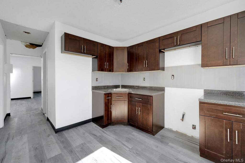 6 Bedroom Villa/Townhouse's Image 12
