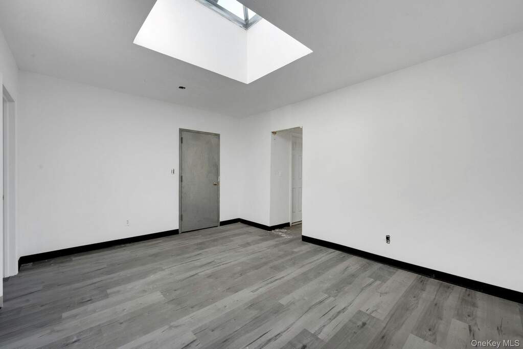 6 Bedroom Villa/Townhouse's Image 15