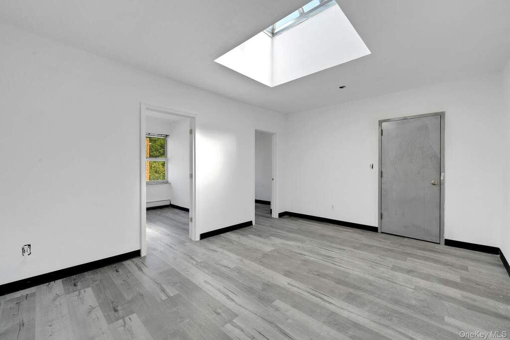 6 Bedroom Villa/Townhouse's Image 16