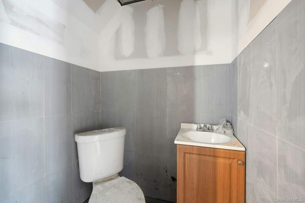 6 Bedroom Villa/Townhouse's Image 20