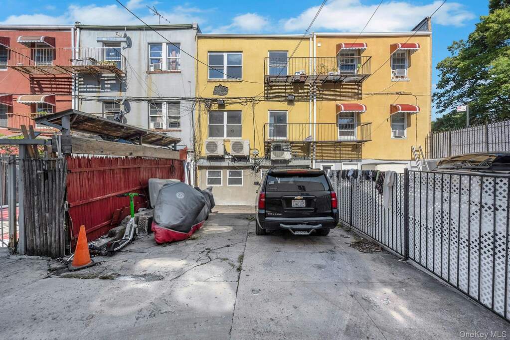 6 Bedroom Villa/Townhouse's Image 26