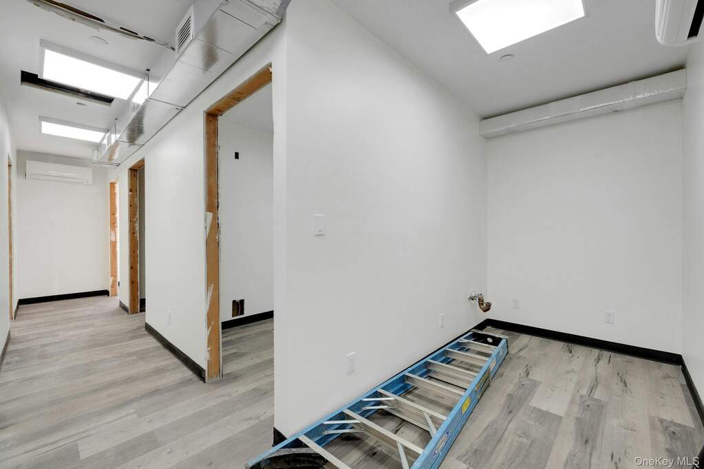 6 Bedroom Villa/Townhouse's Image 3