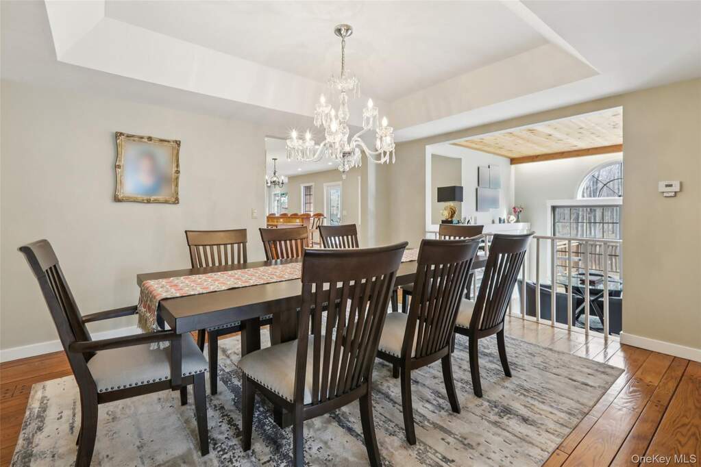 6 Bedroom Single Family Home/House's Image 14
