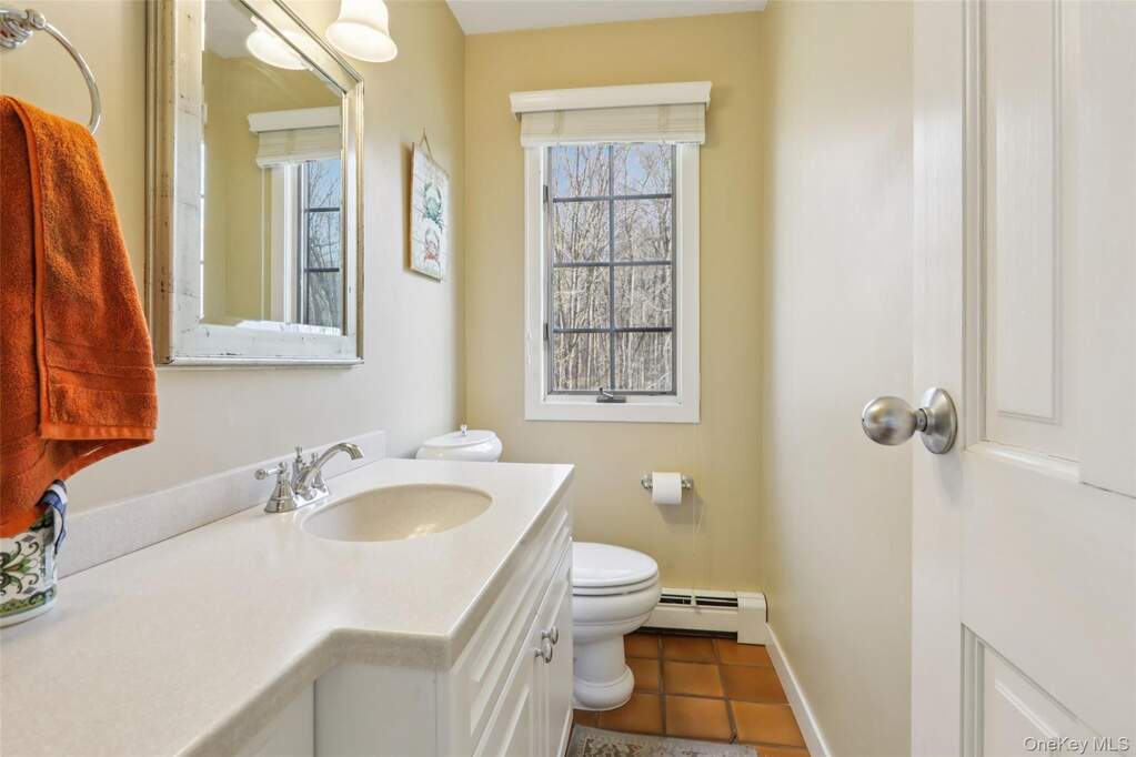 6 Bedroom Single Family Home/House's Image 24