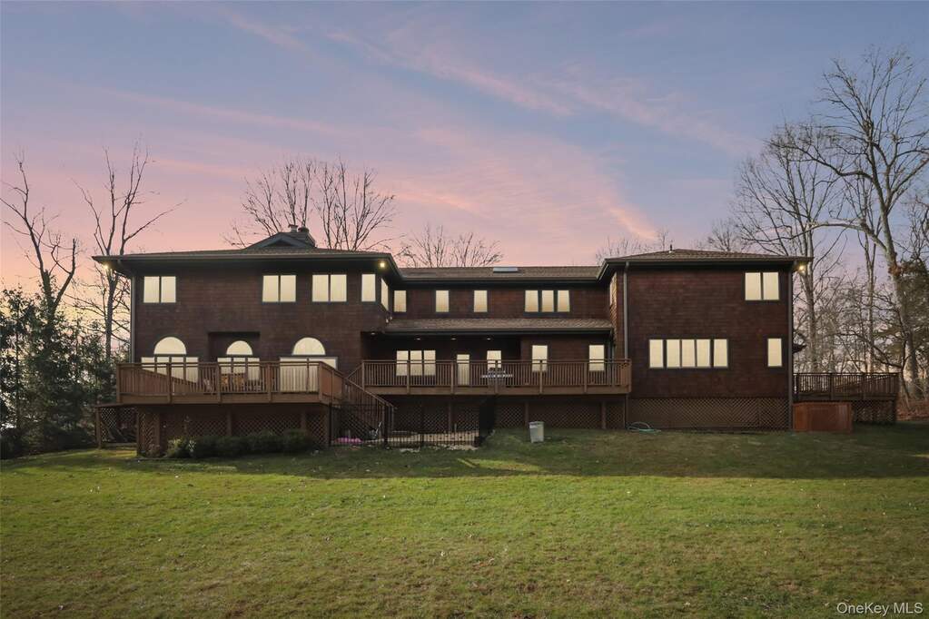 6 Bedroom Single Family Home/House's Image 43