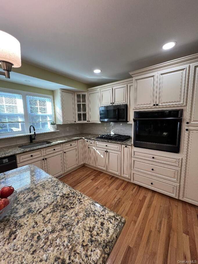 3 Bedroom Single Family Home/House's Image 7
