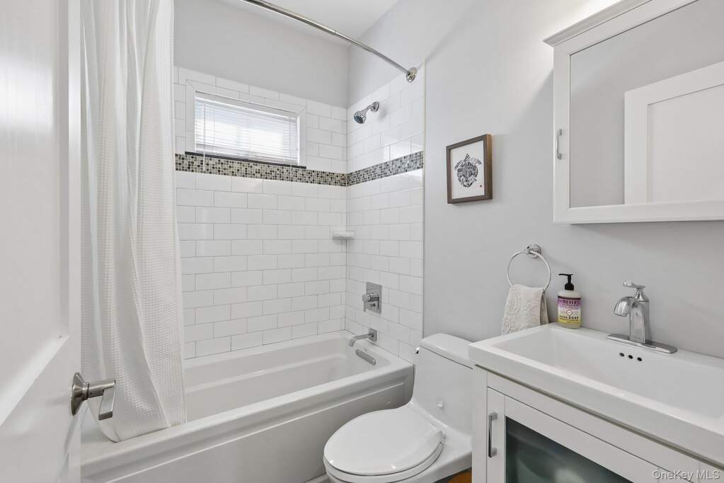 3 Bedroom Single Family Home/House's Image 23