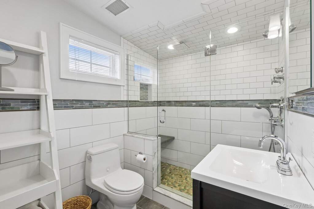 3 Bedroom Single Family Home/House's Image 31