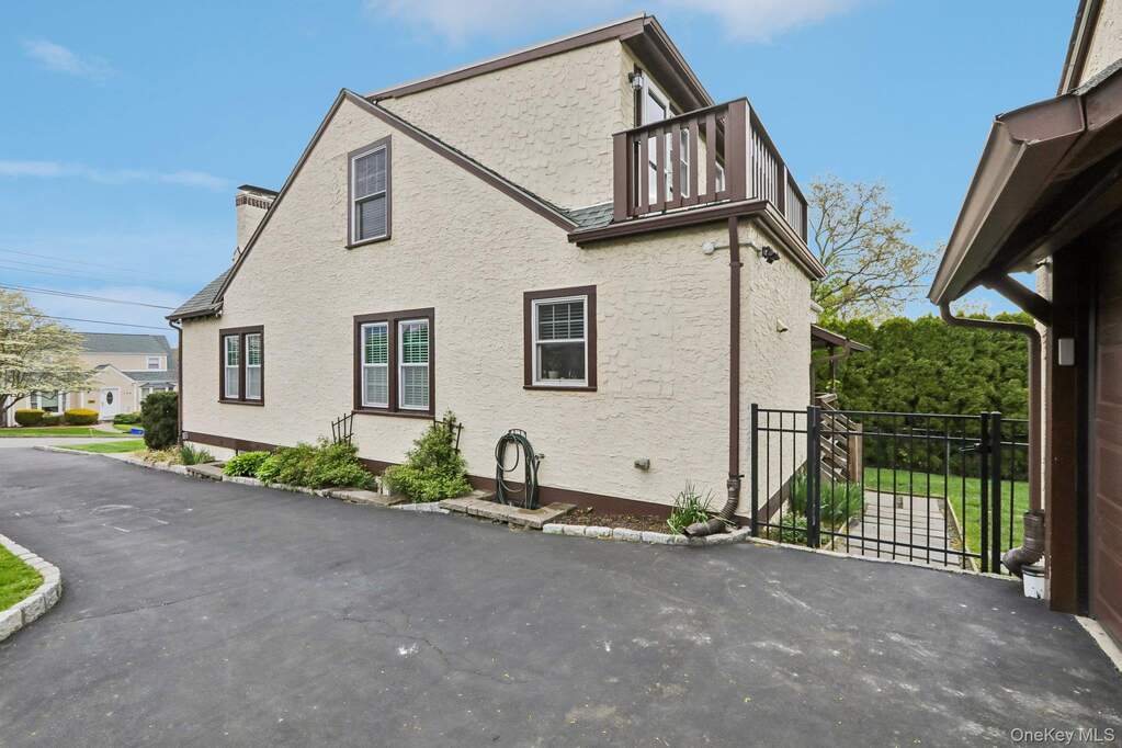 3 Bedroom Single Family Home/House's Image 35