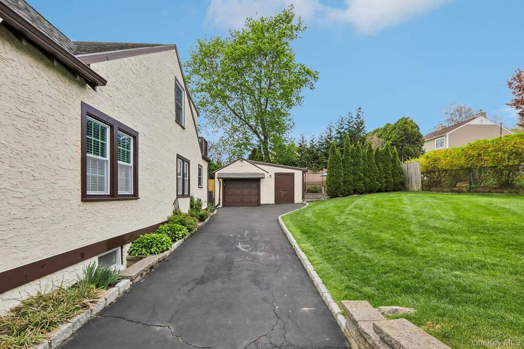 3 Bedroom Single Family Home/House's Image 41