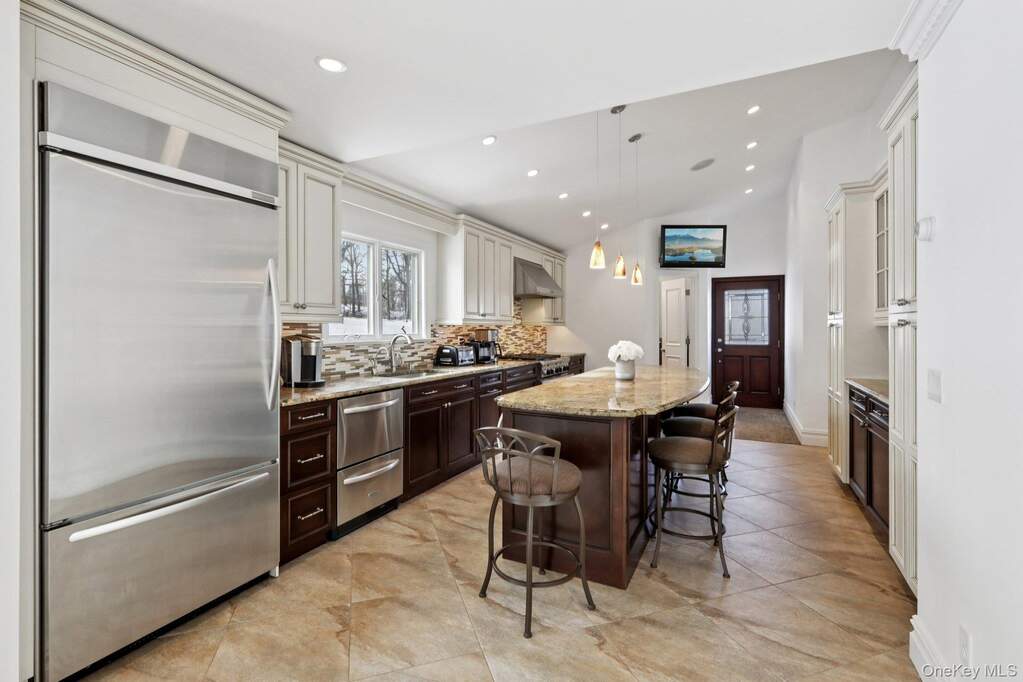 4 Bedroom Single Family Home/House's Image 12