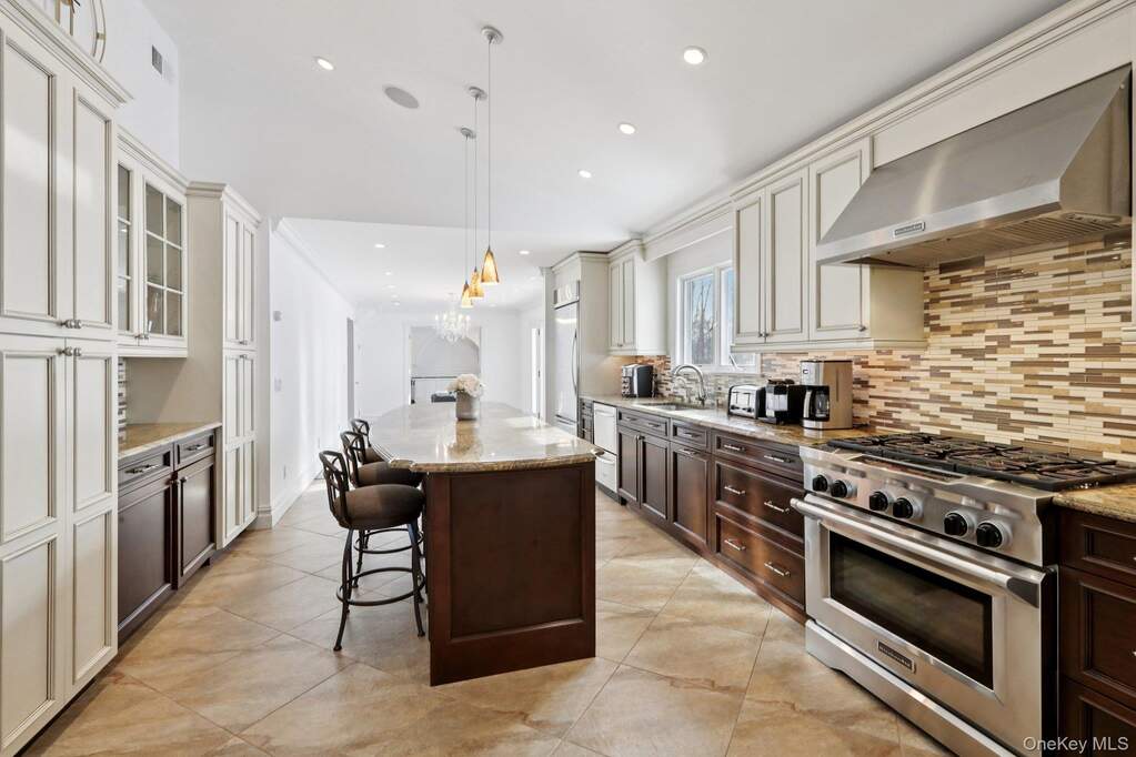 4 Bedroom Single Family Home/House's Image 15