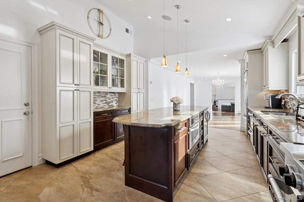 4 Bedroom Single Family Home/House's Image 16