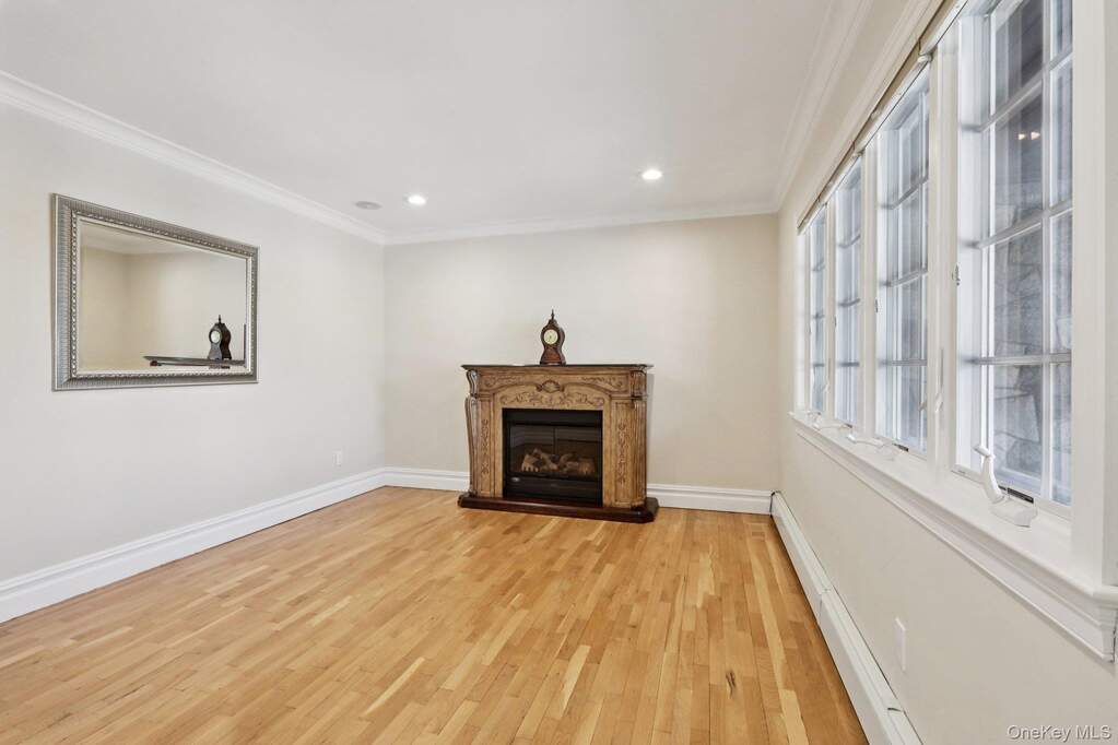 4 Bedroom Single Family Home/House's Image 19