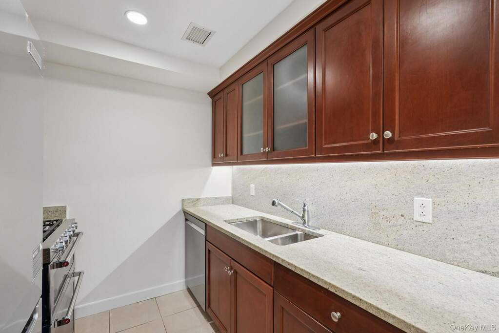 1 Bedroom Apartment/Flat's Image 8