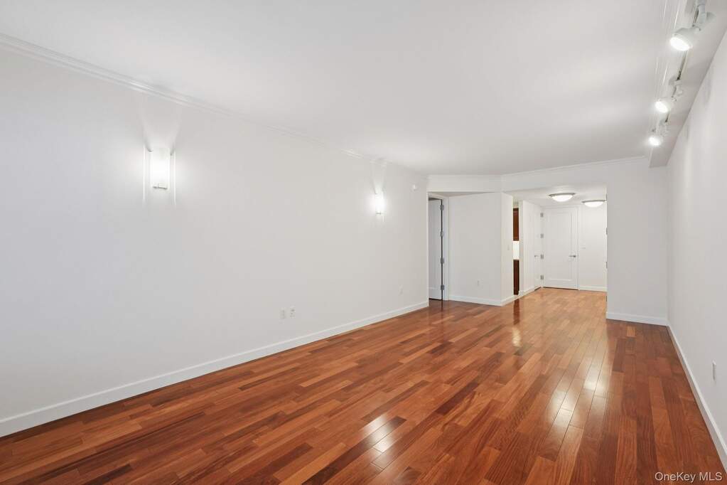1 Bedroom Apartment/Flat's Image 12