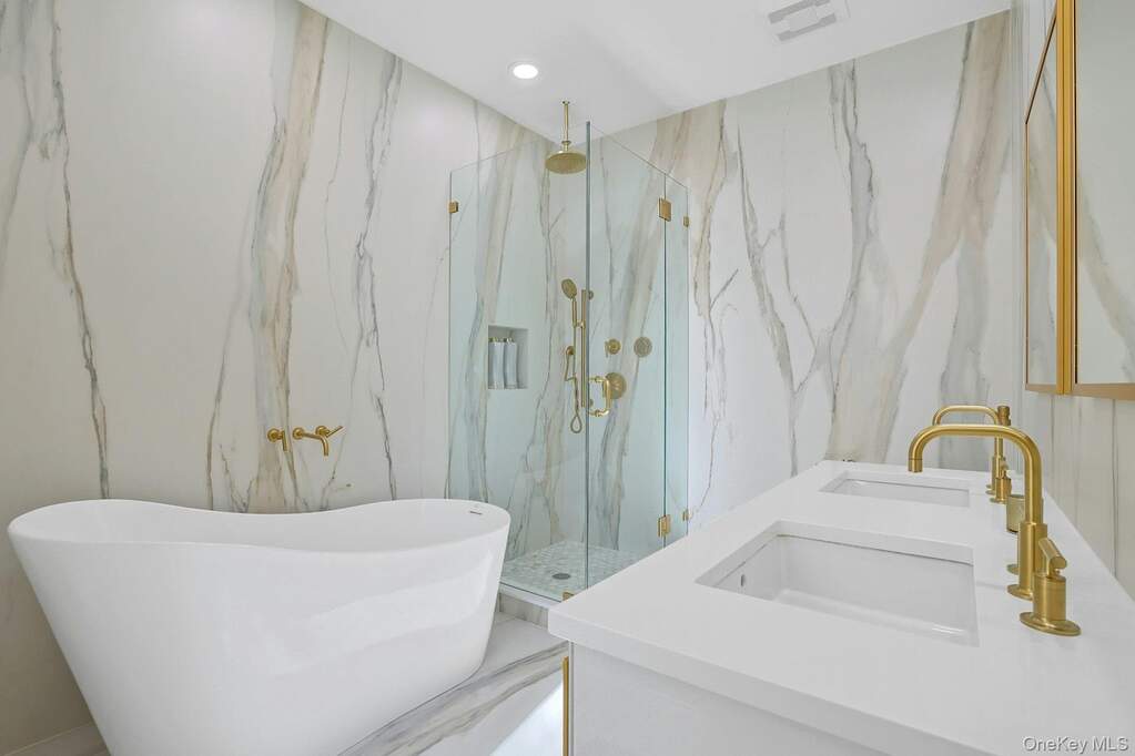 3 Bedroom Villa/Townhouse's Image 15