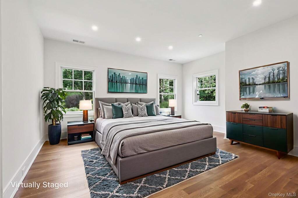 6 Bedroom Single Family Home/House's Image 32