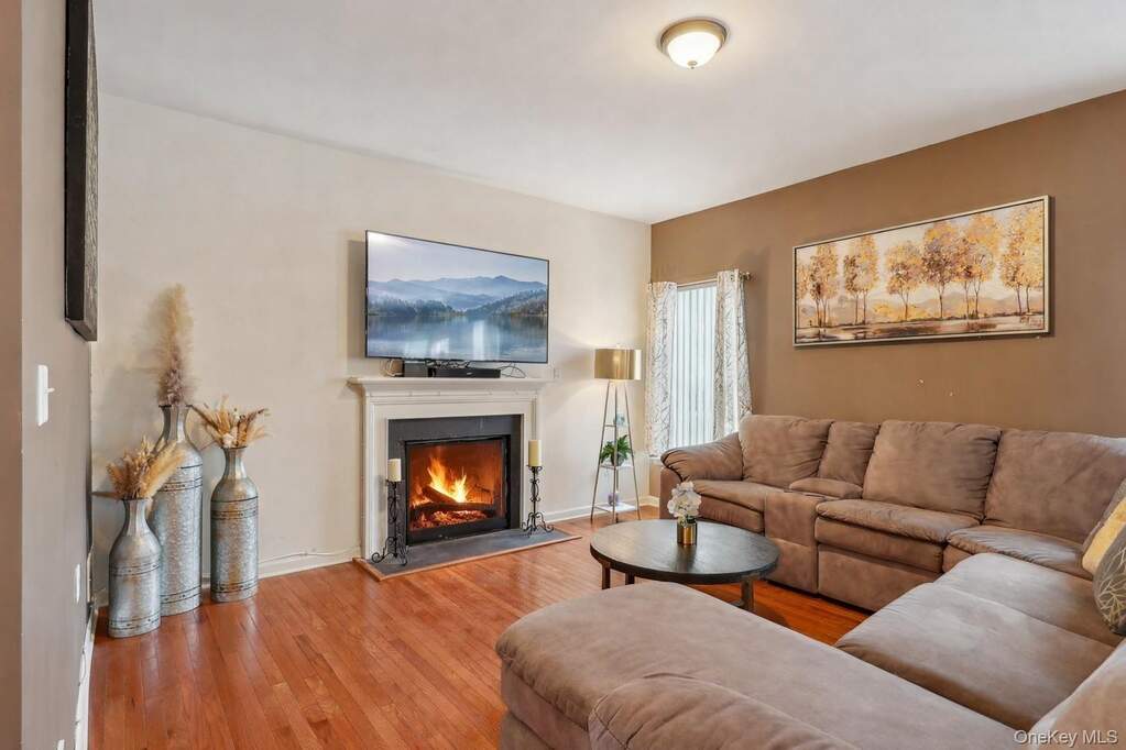 3 Bedroom Single Family Home/House's Image 5