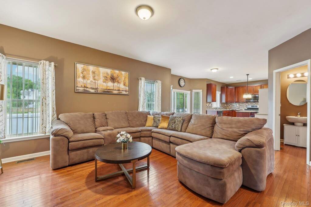 3 Bedroom Single Family Home/House's Image 6
