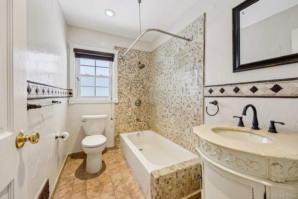 4 Bedroom Single Family Home/House's Image 24