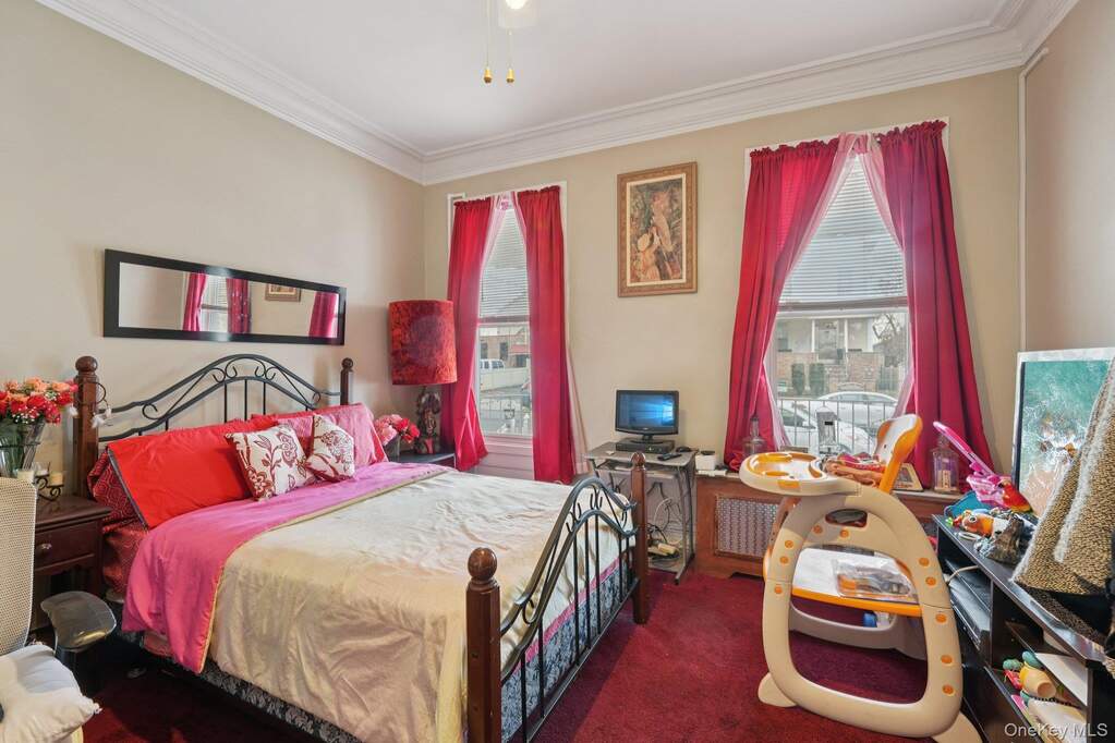 8 Bedroom Multi Unit's Image 13