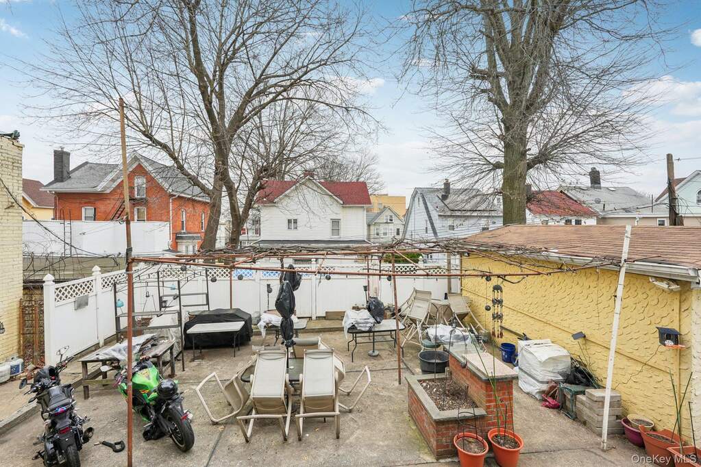 8 Bedroom Multi Unit's Image 29