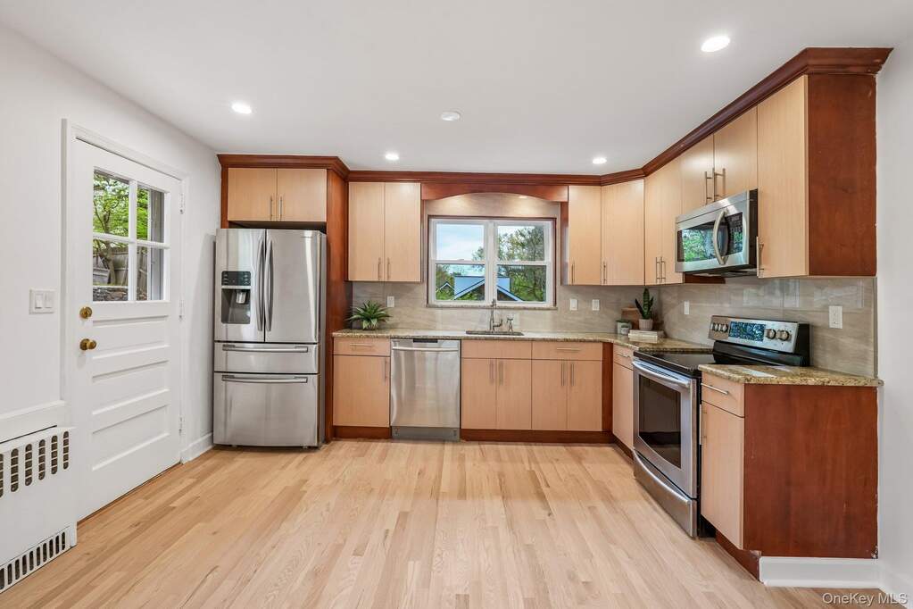 3 Bedroom Single Family Home/House's Image 9