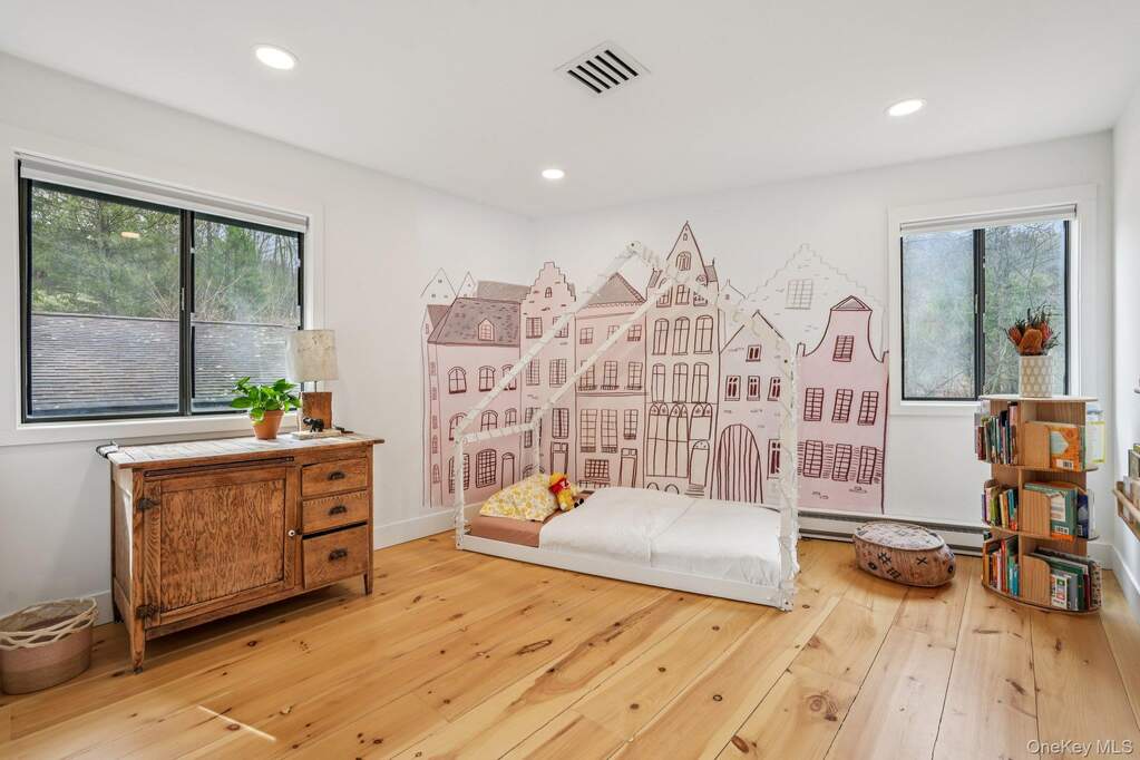 4 Bedroom Single Family Home/House's Image 24