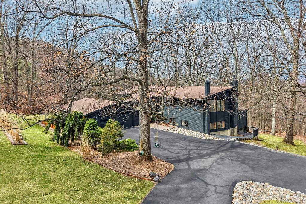 4 Bedroom Single Family Home/House's Image 32